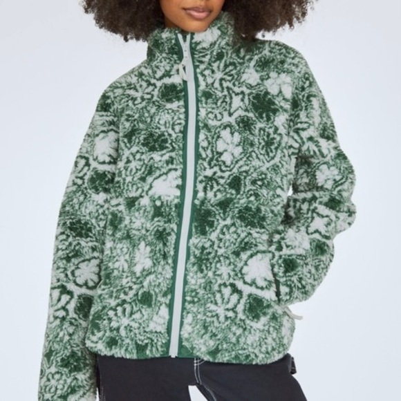 Aritzia Green and White Teddy Jacket - Picture 2 of 8